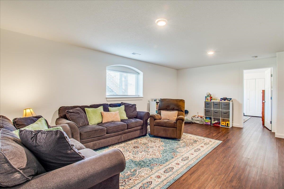 1820 E Cedar Tree St, Park City, Kansas image 25