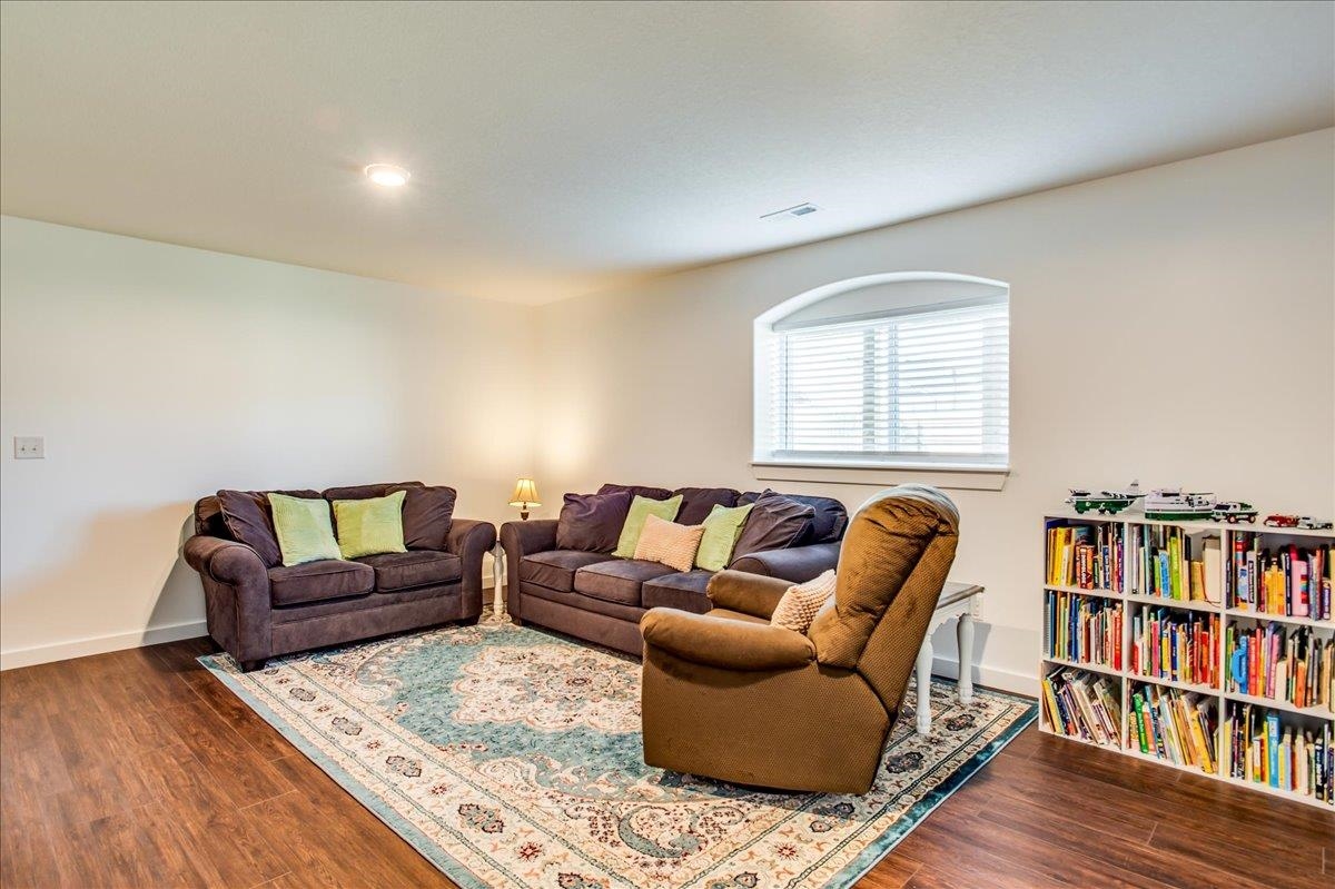 1820 E Cedar Tree St, Park City, Kansas image 24