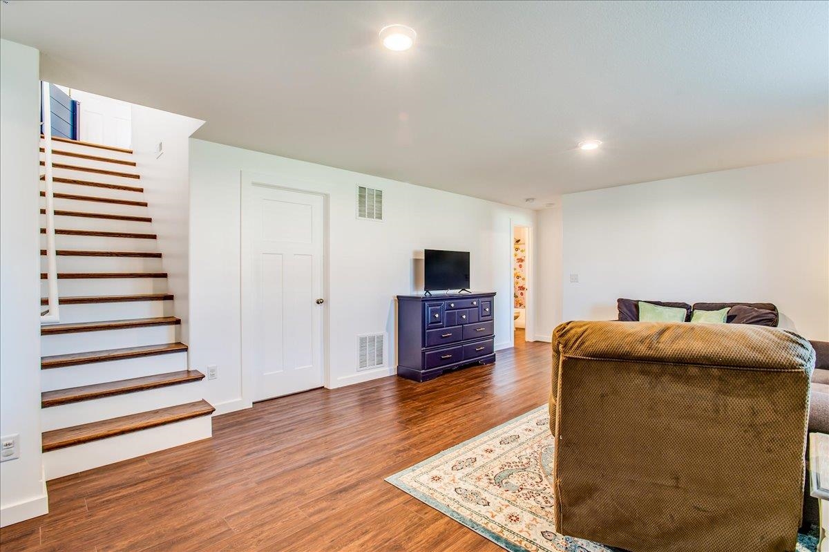 1820 E Cedar Tree St, Park City, Kansas image 26