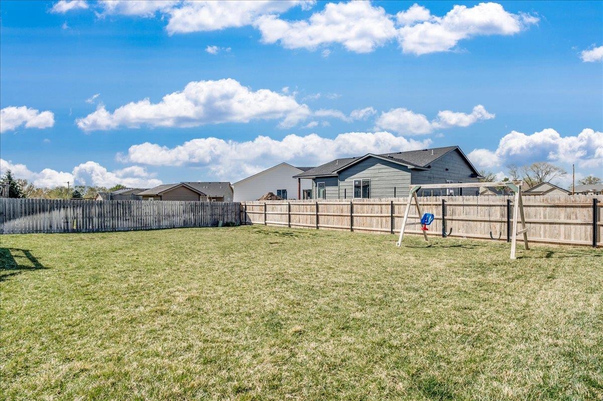1820 E Cedar Tree St, Park City, Kansas image 31