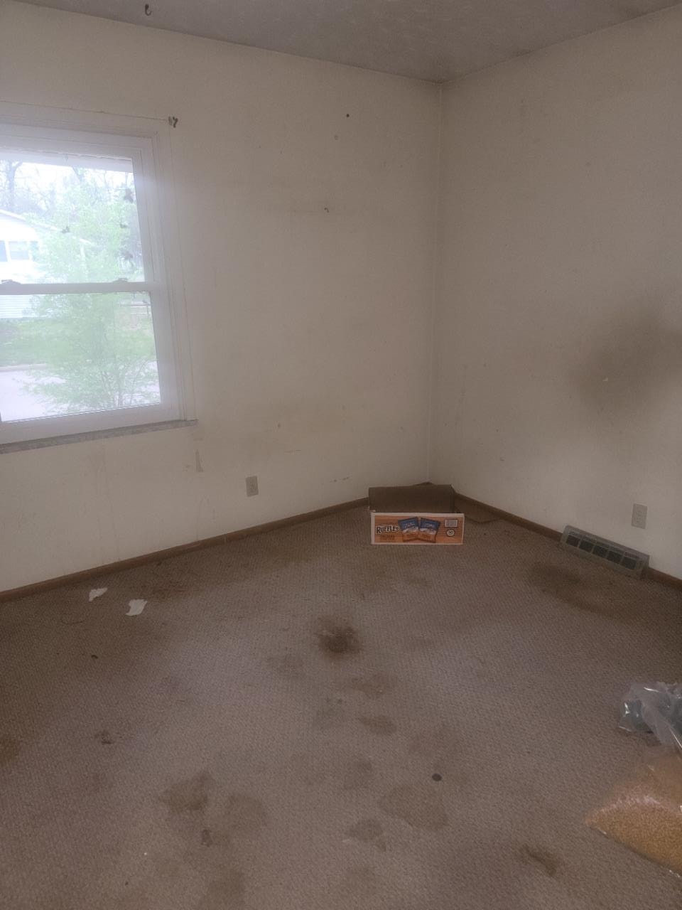 308 Brookside Dr, Newton, Kansas image 6