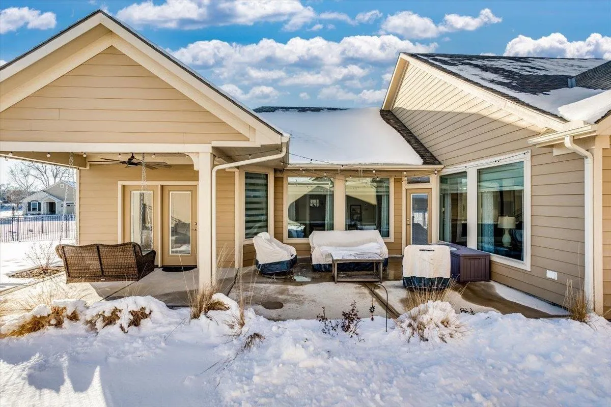 Derby, Kansas 67037, United States, 2 Bedrooms Bedrooms, ,2 BathroomsBathrooms,Residential,Pending,19961