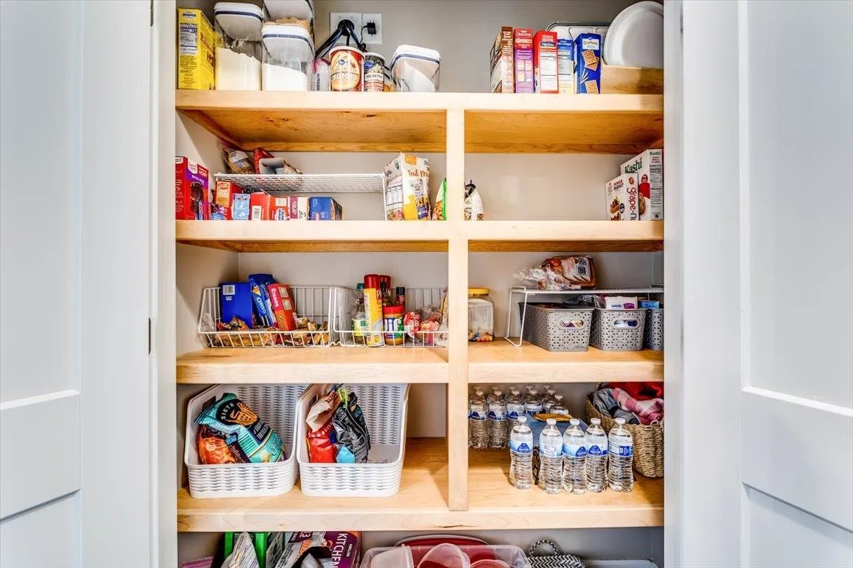 Derby, Kansas 67037, United States, 2 Bedrooms Bedrooms, ,2 BathroomsBathrooms,Residential,Pending,19961