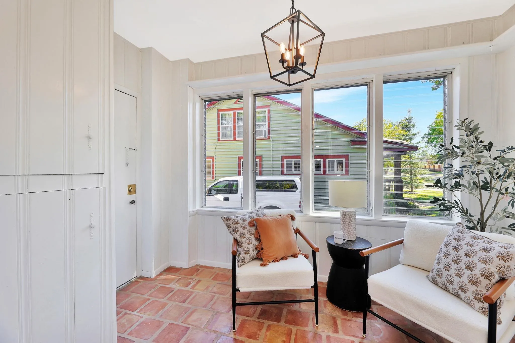 Wichita, Kansas 67208, United States, 3 Bedrooms Bedrooms, ,2 BathroomsBathrooms,Residential,Pending,38305