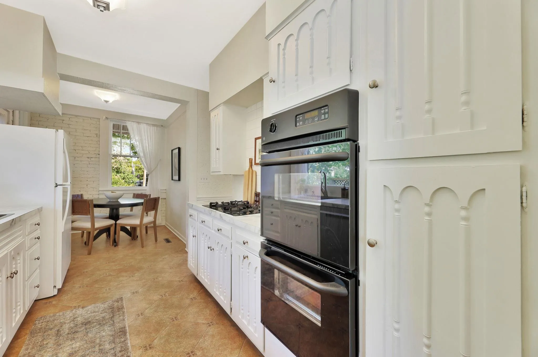 Wichita, Kansas 67208, United States, 3 Bedrooms Bedrooms, ,2 BathroomsBathrooms,Residential,Pending,38305