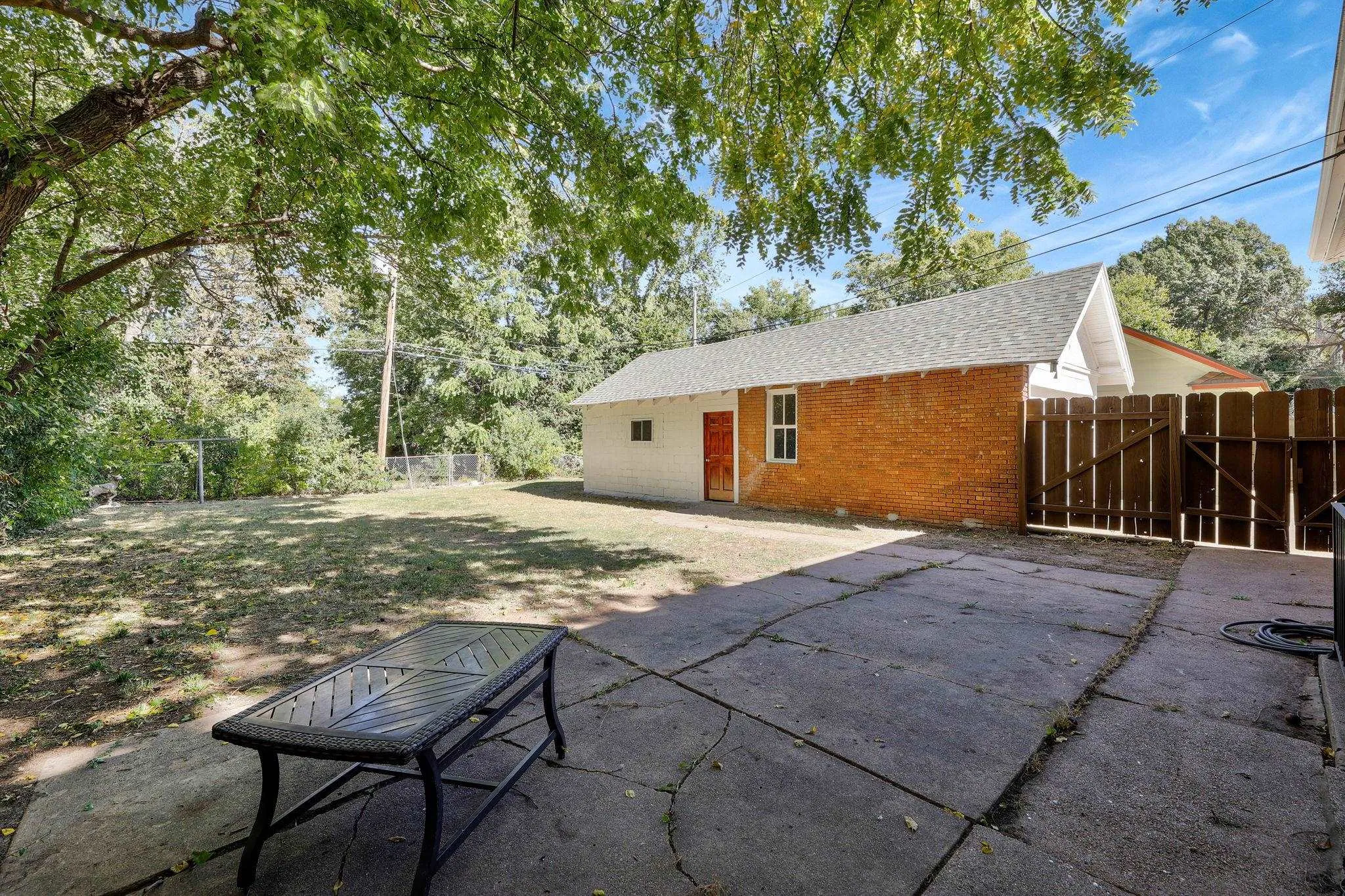 Wichita, Kansas 67208, United States, 3 Bedrooms Bedrooms, ,2 BathroomsBathrooms,Residential,Pending,38305