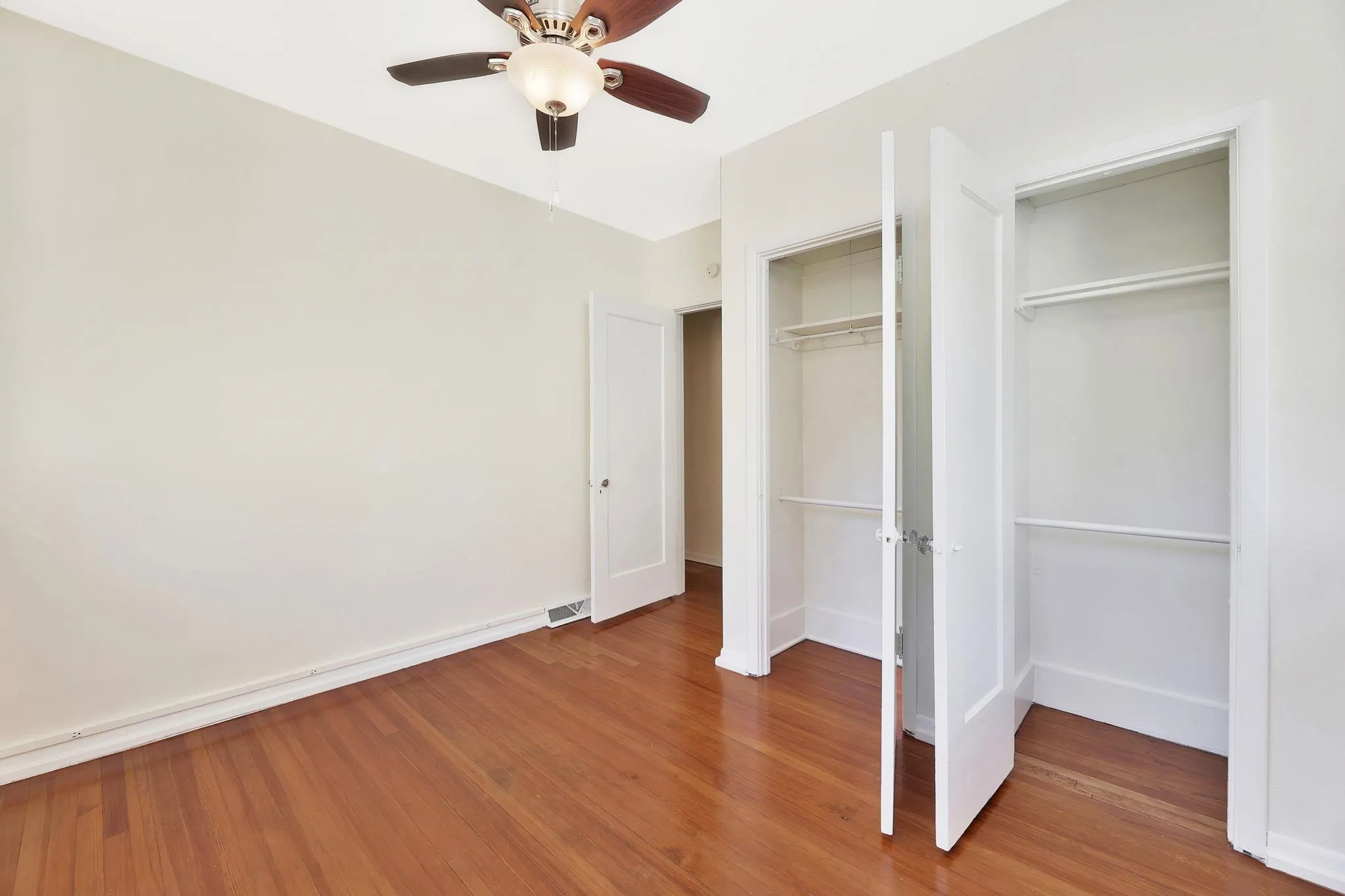 Wichita, Kansas 67208, United States, 3 Bedrooms Bedrooms, ,2 BathroomsBathrooms,Residential,Pending,38305