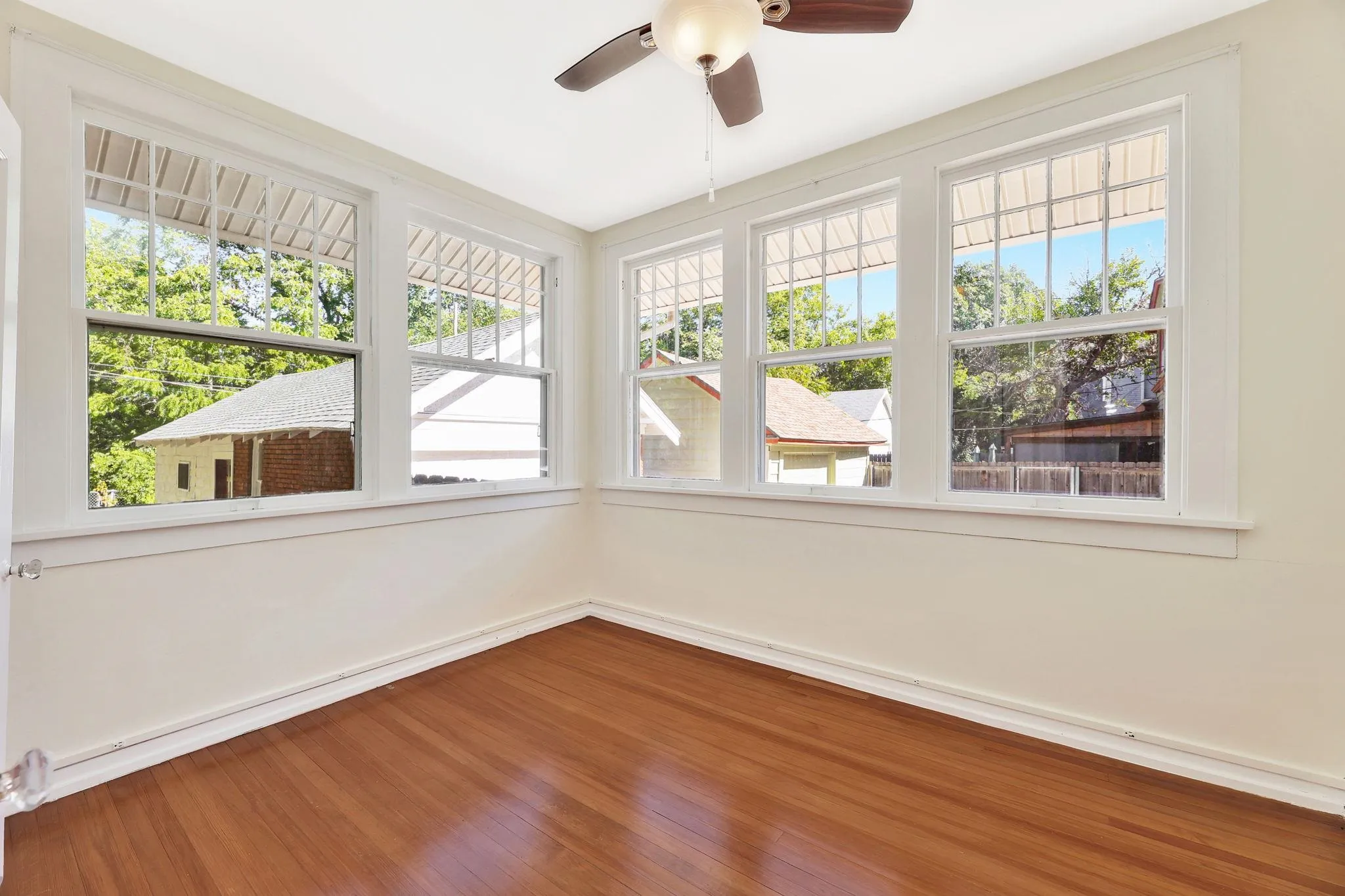 Wichita, Kansas 67208, United States, 3 Bedrooms Bedrooms, ,2 BathroomsBathrooms,Residential,Pending,38305