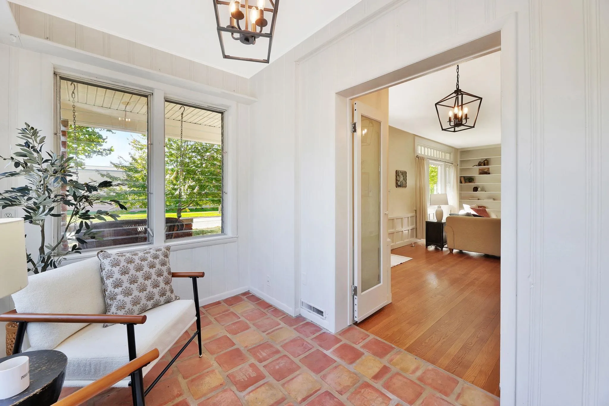 Wichita, Kansas 67208, United States, 3 Bedrooms Bedrooms, ,2 BathroomsBathrooms,Residential,Pending,38305