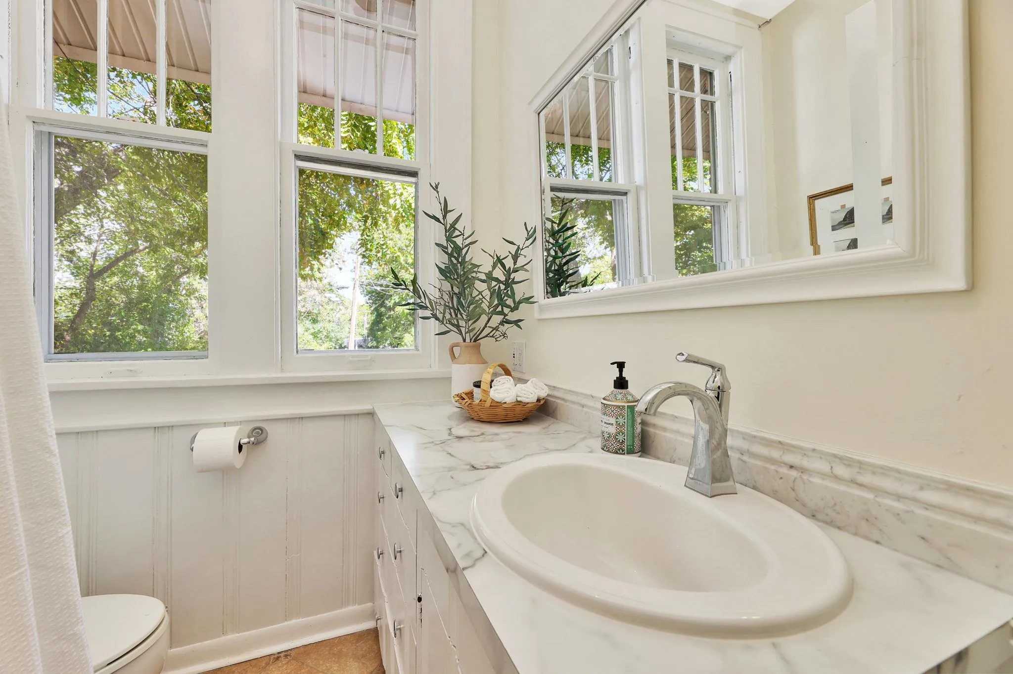 Wichita, Kansas 67208, United States, 3 Bedrooms Bedrooms, ,2 BathroomsBathrooms,Residential,Pending,38305