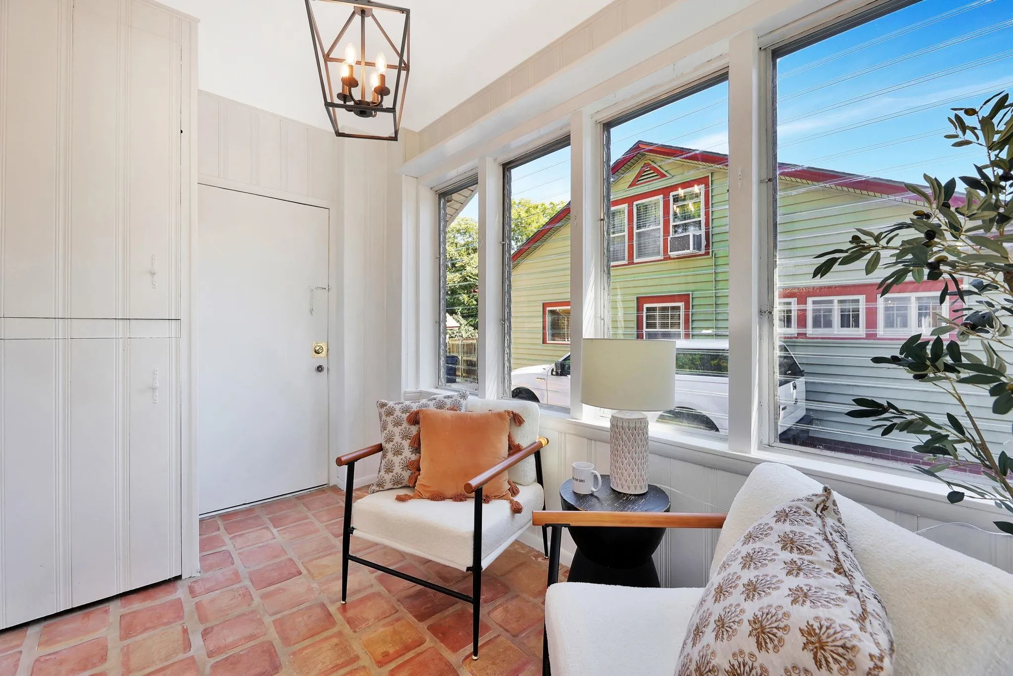 Wichita, Kansas 67208, United States, 3 Bedrooms Bedrooms, ,2 BathroomsBathrooms,Residential,Pending,38305