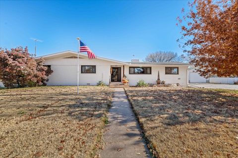 Homes For Sale - 821 N Anthony Ave<br/> Harper County, Anthony, KS 67003