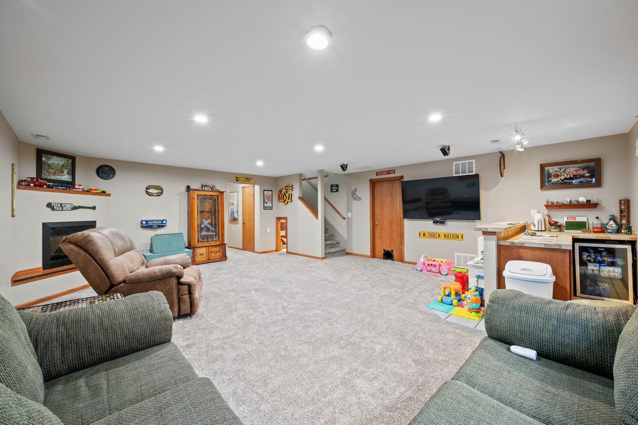 424 Wheatridge Dr, Newton, Kansas image 21