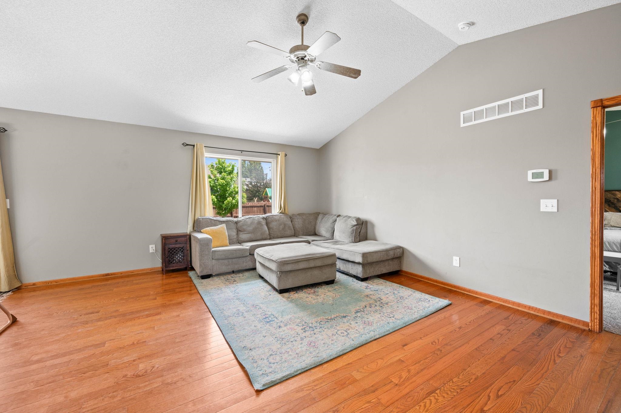 424 Wheatridge Dr, Newton, Kansas image 3
