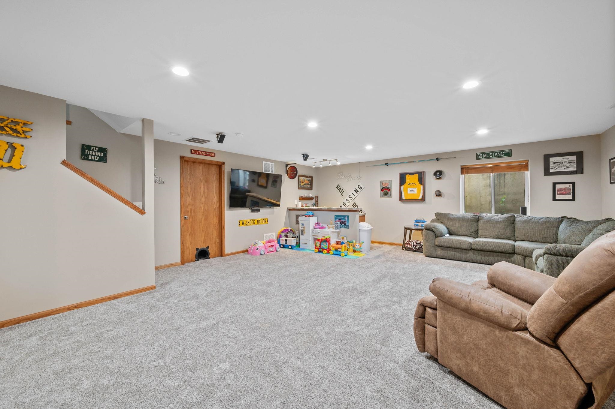 424 Wheatridge Dr, Newton, Kansas image 20