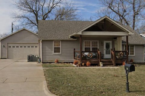 Homes For Sale - 1213 N Edwards Ave<br/> Wichita, KS 67203