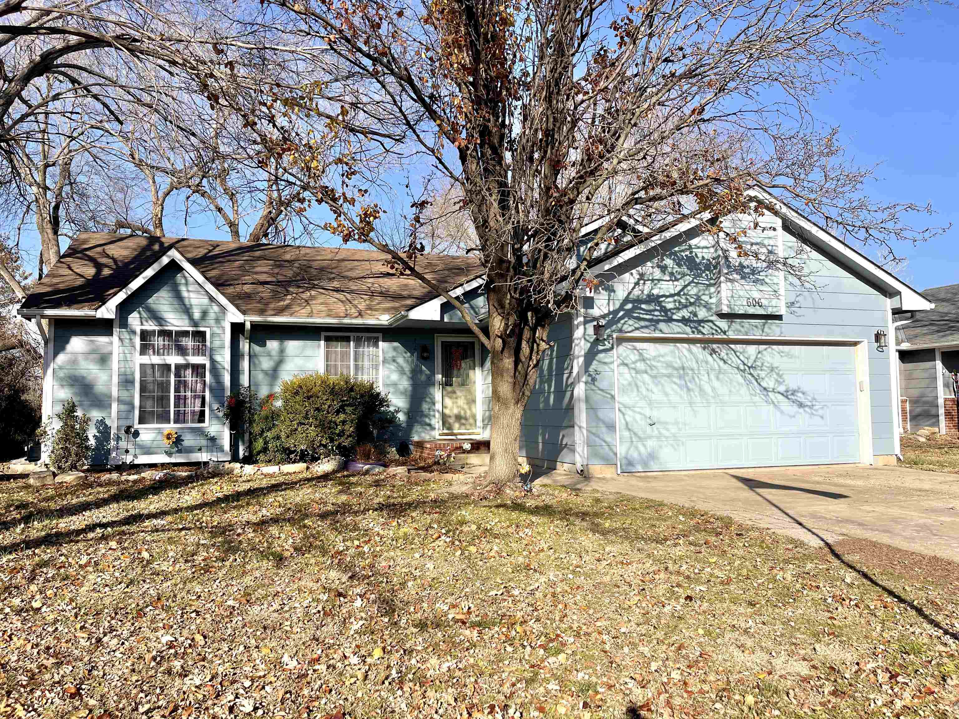 606 W Deerfield Cir, Valley Center, Kansas image 1