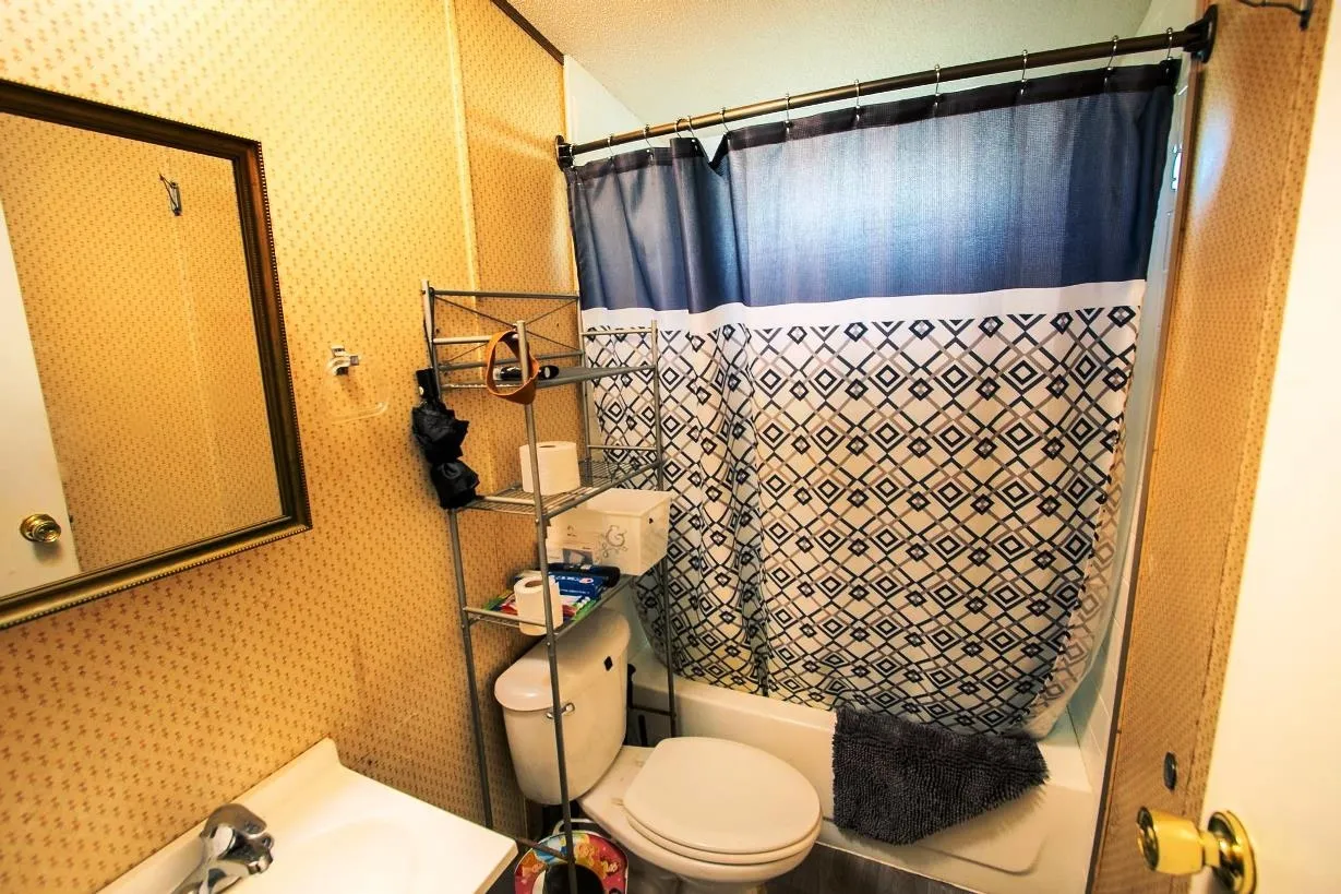 Sedgwick, Kansas 67135, United States, 3 Bedrooms Bedrooms, ,2 BathroomsBathrooms,Residential,Active,206178