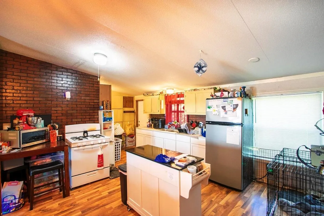 Sedgwick, Kansas 67135, United States, 3 Bedrooms Bedrooms, ,2 BathroomsBathrooms,Residential,Active,206178