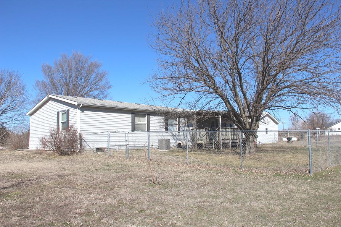 1870 SW Santa Fe Lake Rd, Towanda, Kansas image 17