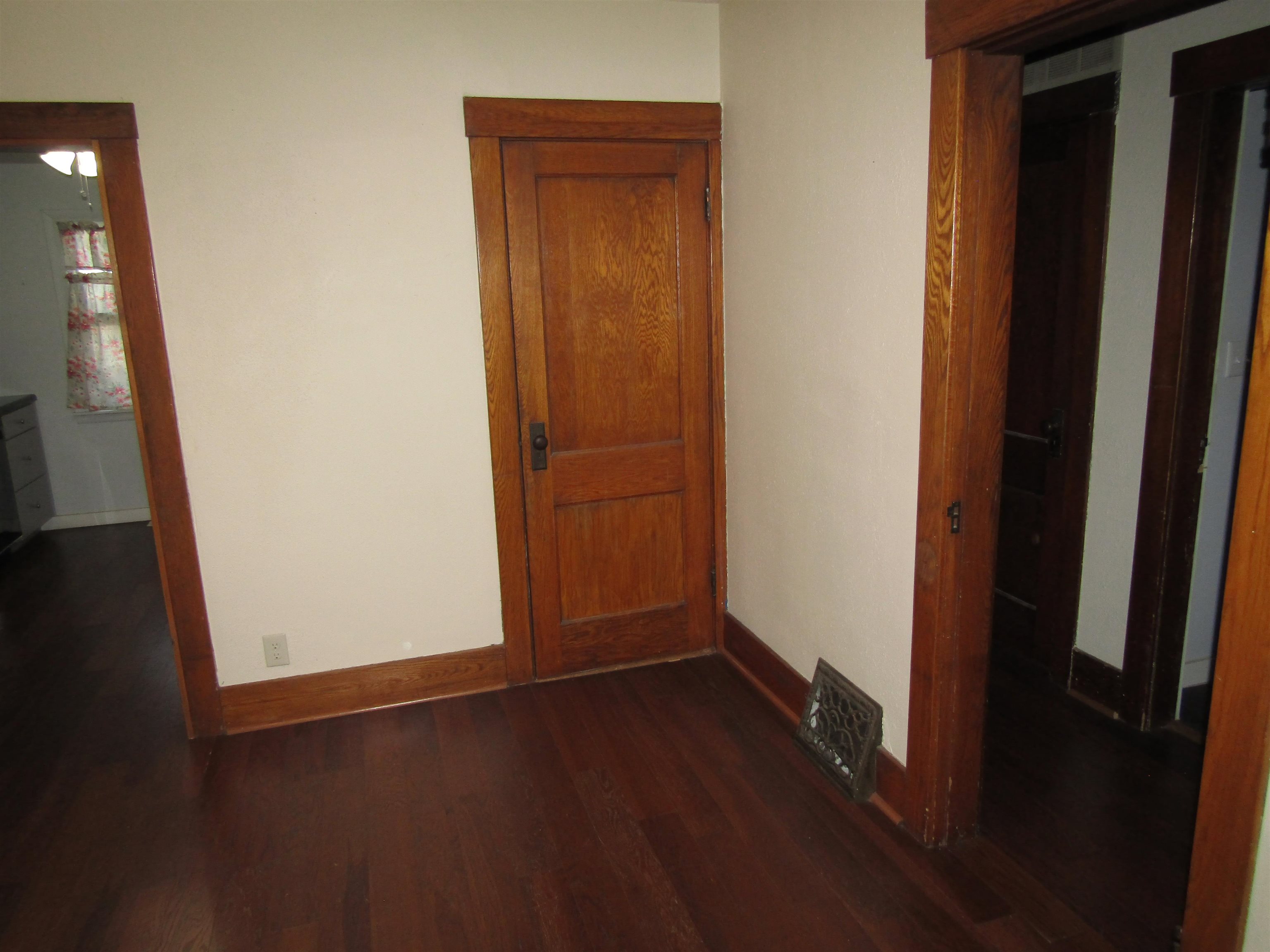 844 S 5th St, Salina, Kansas image 20