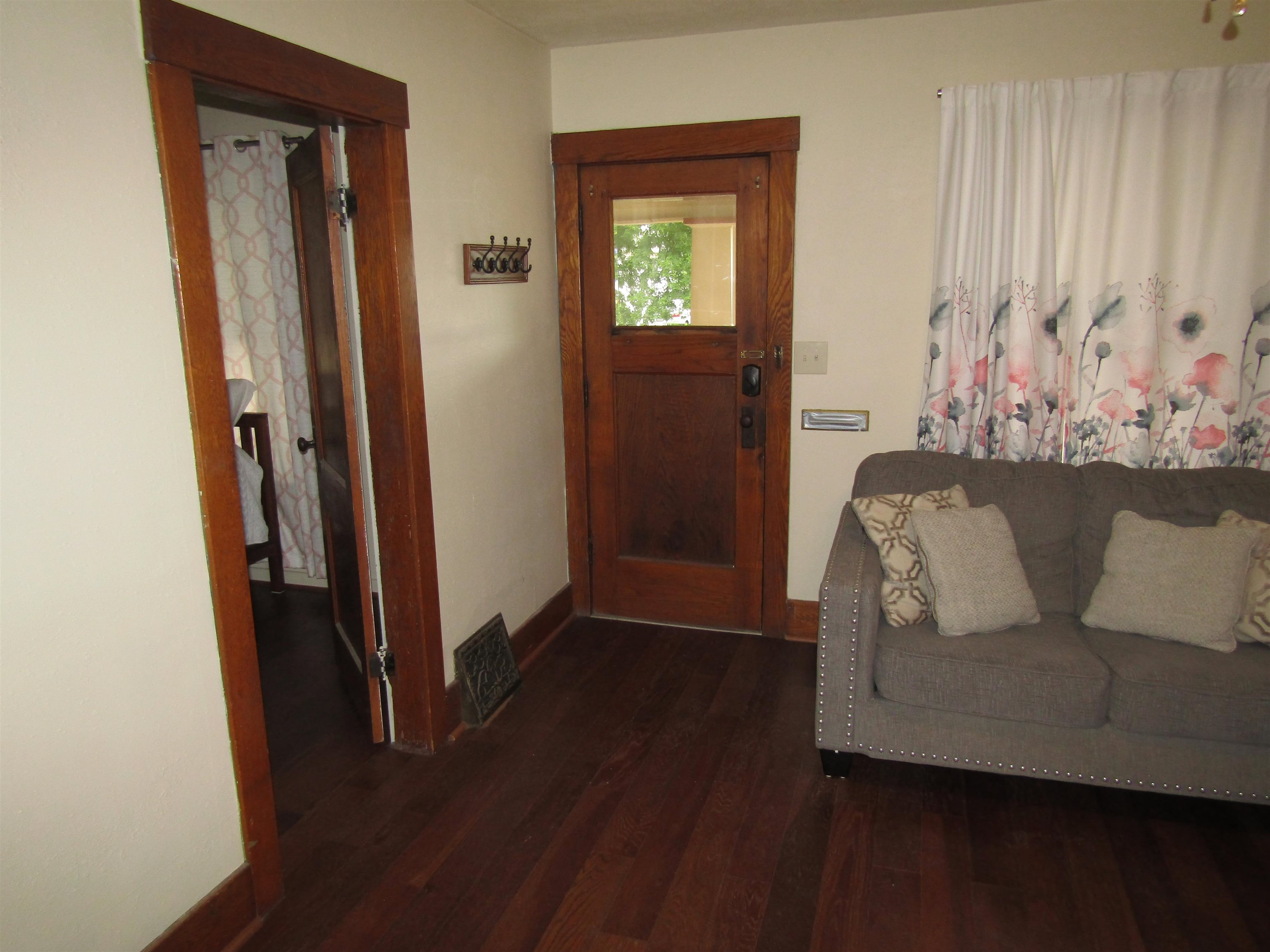 844 S 5th St, Salina, Kansas image 4