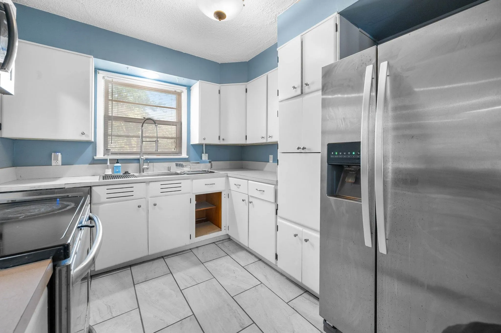 Wichita, Kansas 67207, United States, 3 Bedrooms Bedrooms, ,2 BathroomsBathrooms,Residential,Active,222293