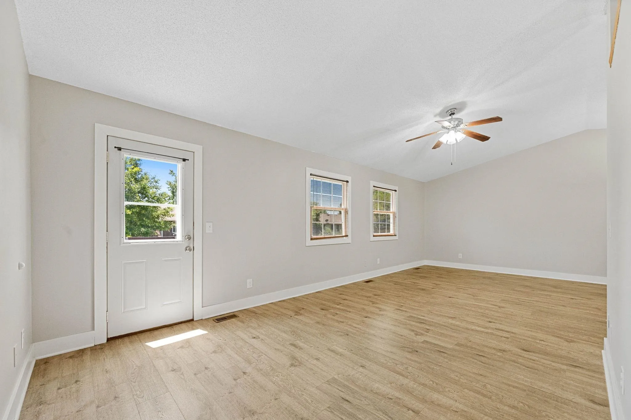 Wichita, Kansas 67205, United States, 4 Bedrooms Bedrooms, ,3 BathroomsBathrooms,Residential,Active,177555