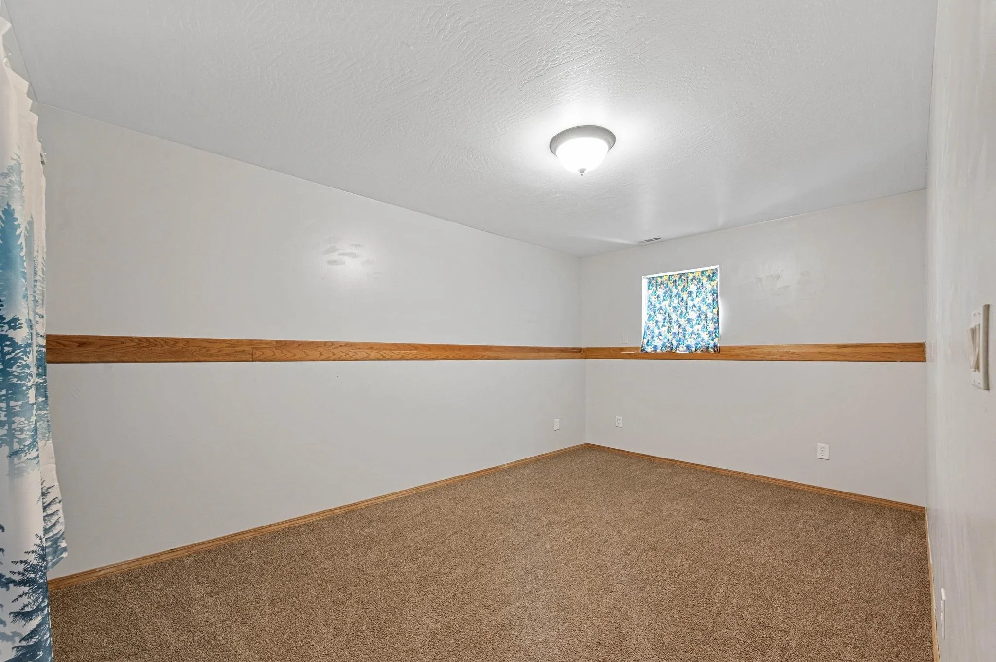 Wichita, Kansas 67205, United States, 4 Bedrooms Bedrooms, ,3 BathroomsBathrooms,Residential,Active,177555