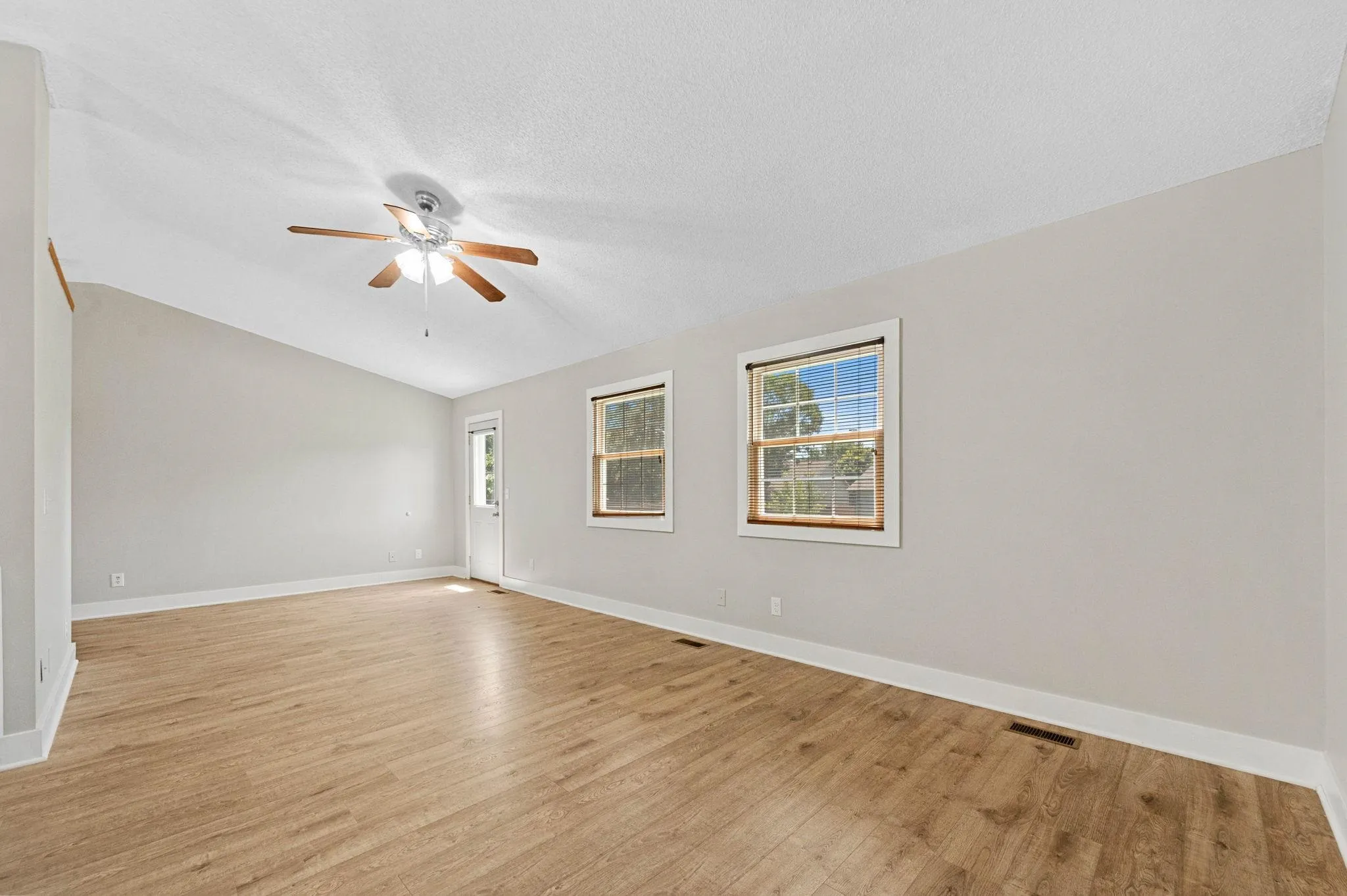 Wichita, Kansas 67205, United States, 4 Bedrooms Bedrooms, ,3 BathroomsBathrooms,Residential,Active,177555