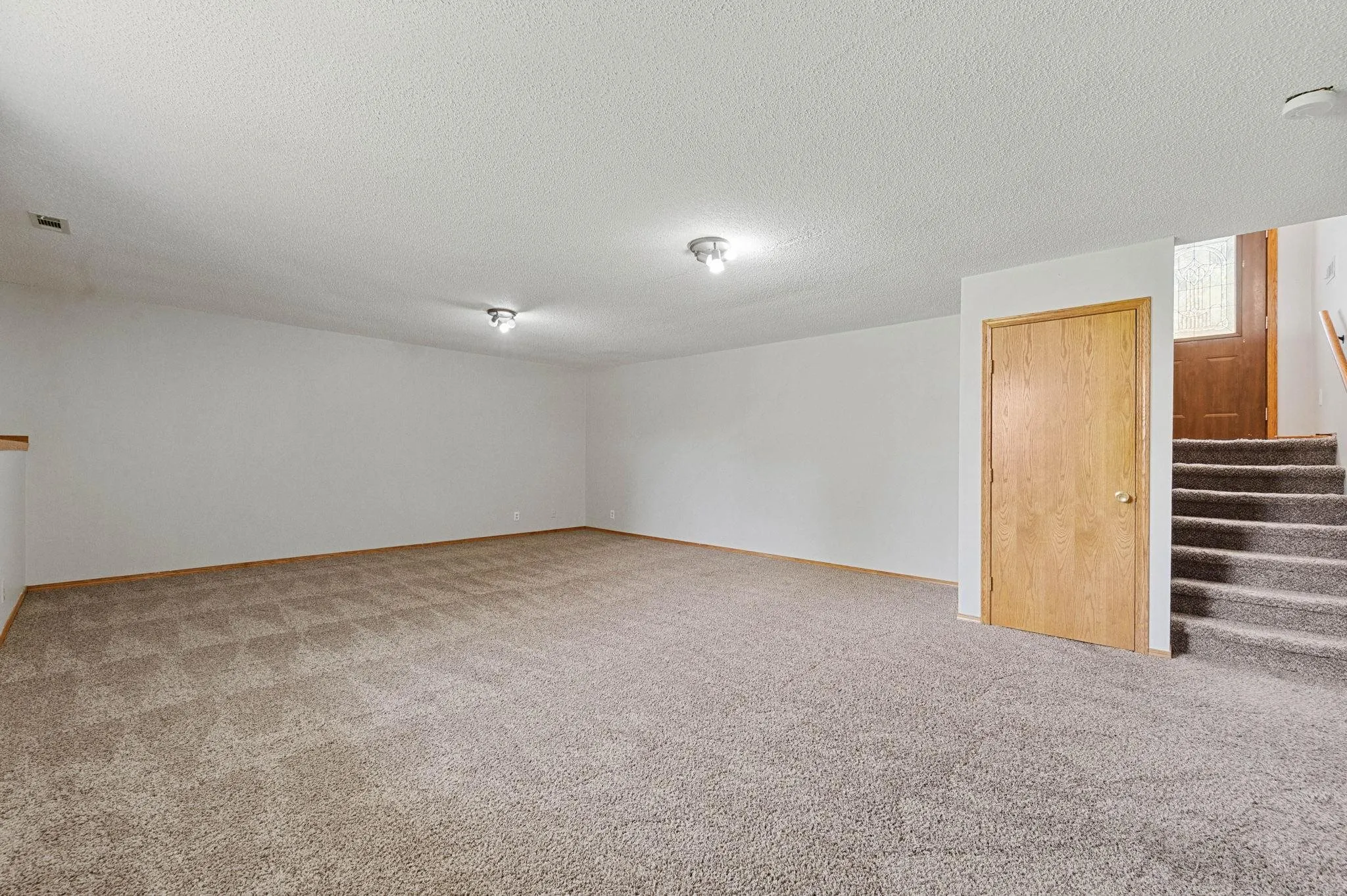 Wichita, Kansas 67205, United States, 4 Bedrooms Bedrooms, ,3 BathroomsBathrooms,Residential,Active,177555