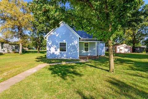 Homes For Sale - 210 S Cedar St<br/> Marion, KS 66861