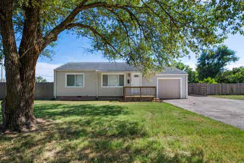 Homes For Sale - 1301 W 35th St S<br/> Wichita, KS 67217