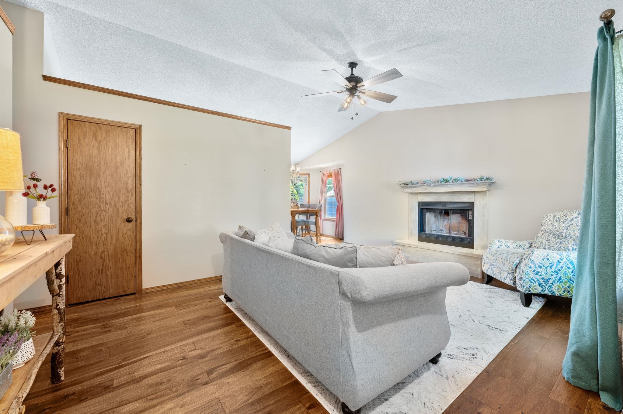 1601 N Robin Cir, Wichita, Virginia image 7