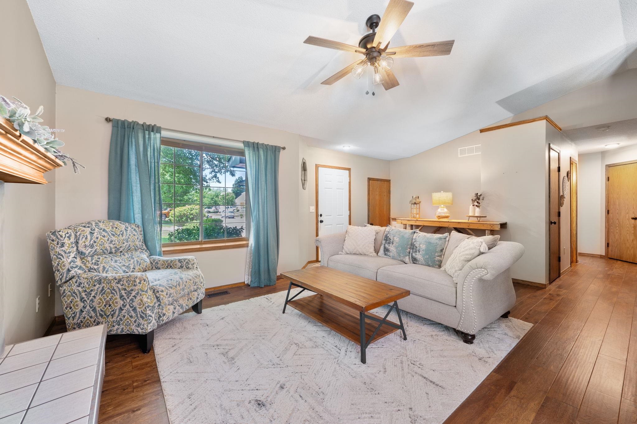 1601 N Robin Cir, Wichita, Virginia image 4
