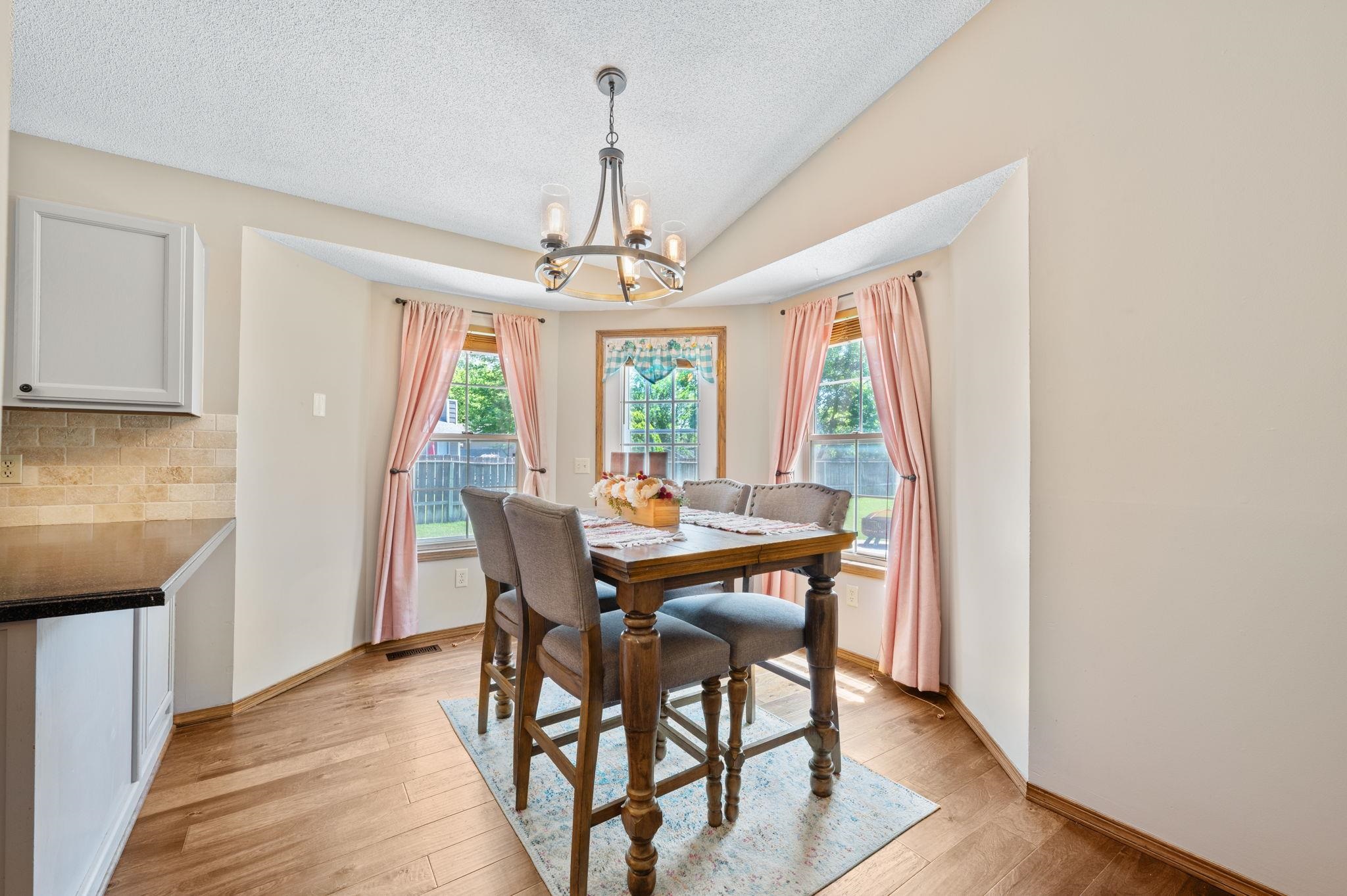 1601 N Robin Cir, Wichita, Virginia image 6