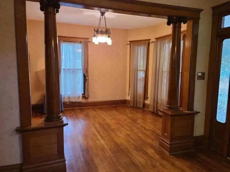 Winfield, Kansas 67156, United States, 4 Bedrooms Bedrooms, ,4 BathroomsBathrooms,Residential,Active,212259