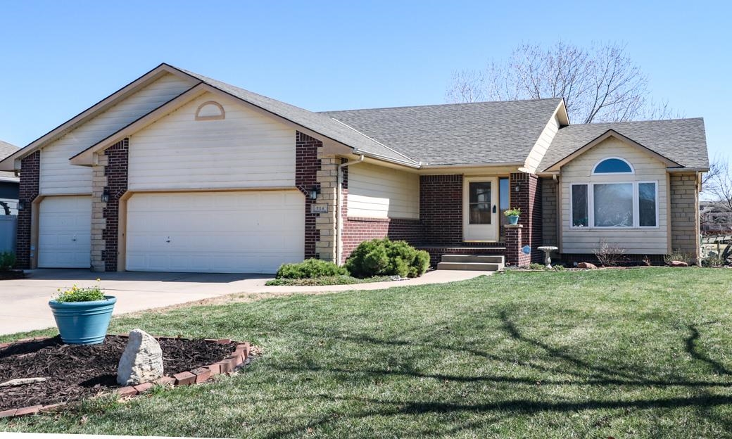 114 N Springwood Dr, Derby, Kansas image 1