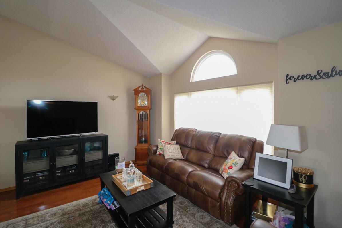 114 N Springwood Dr, Derby, Kansas image 4