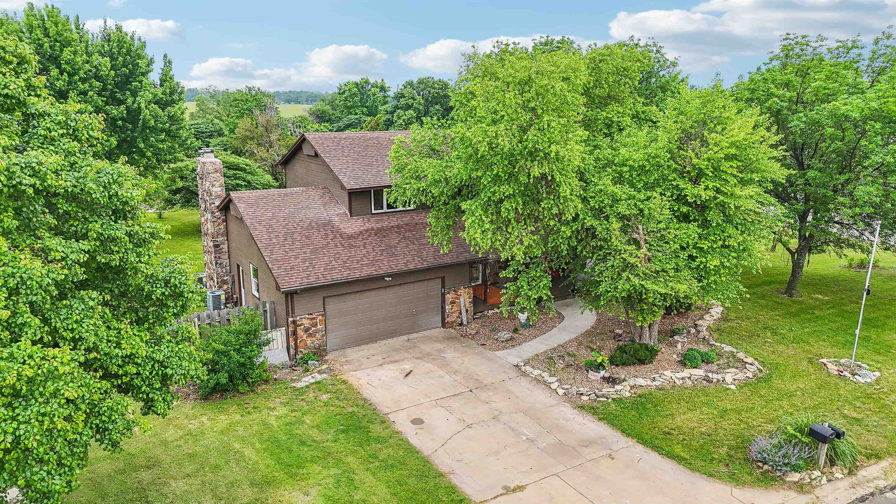 300 N Bentwood Dr, Rose Hill, Kansas image 3