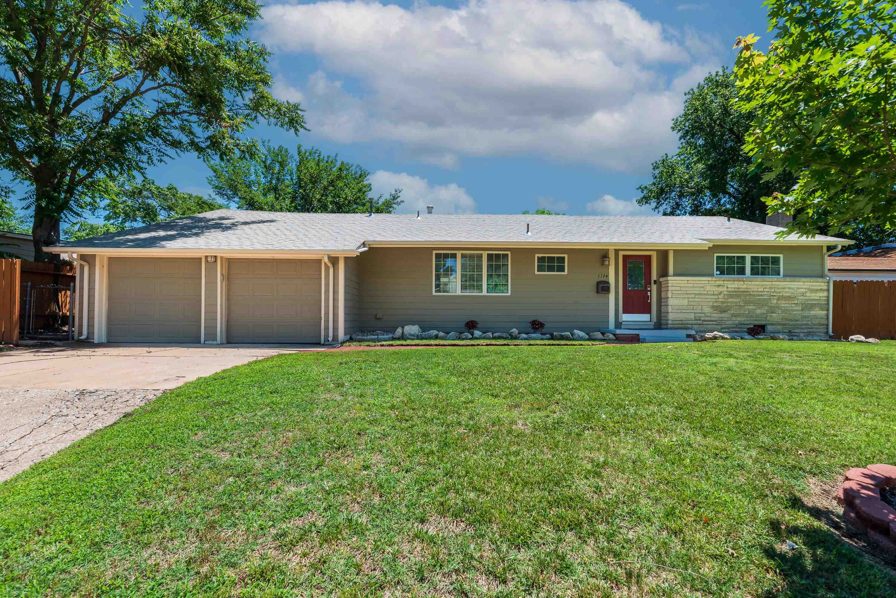 1174 N Old Manor Rd