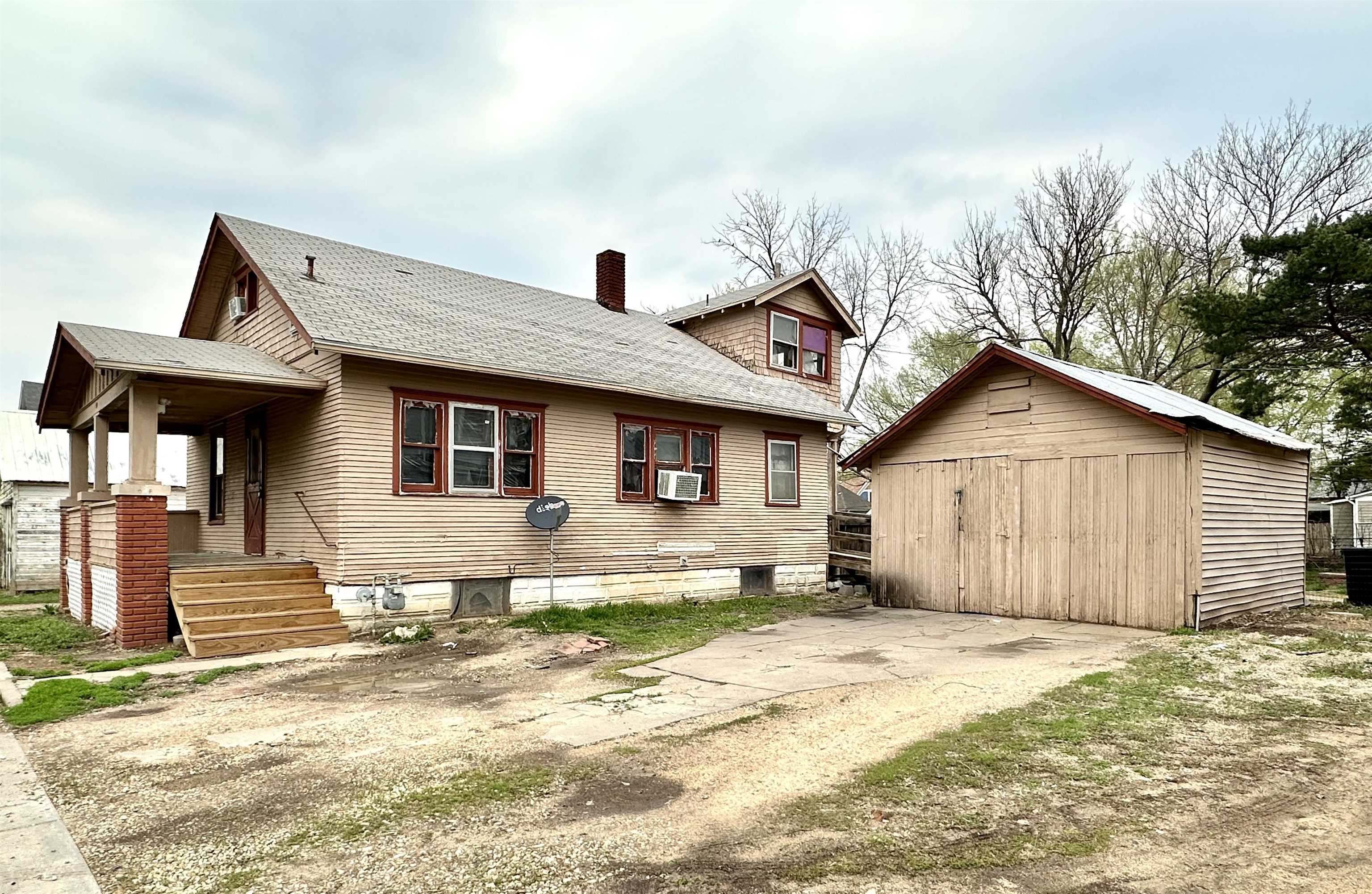110 N College Ave, Salina, Kansas image 3