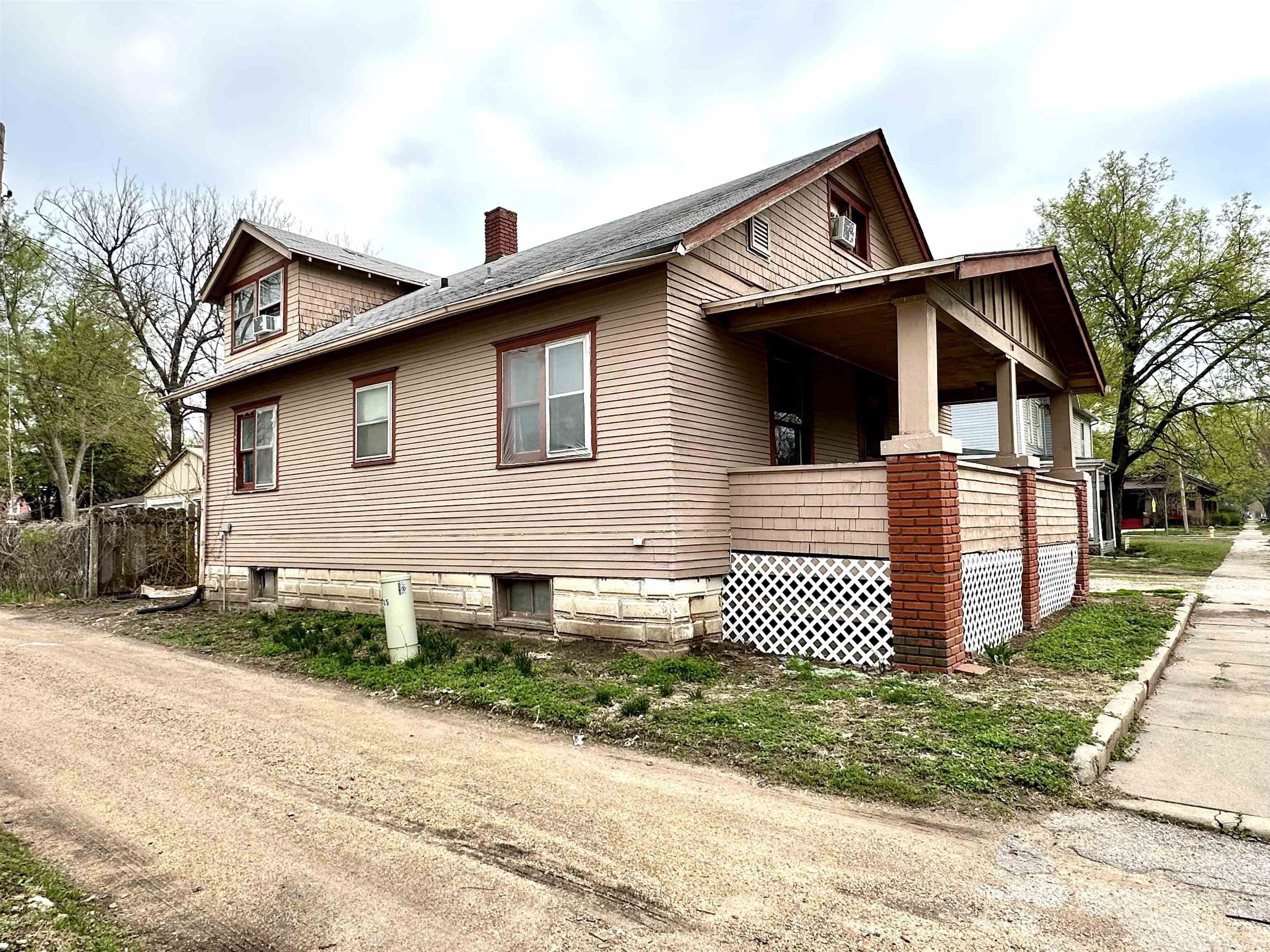 110 N College Ave, Salina, Kansas image 2