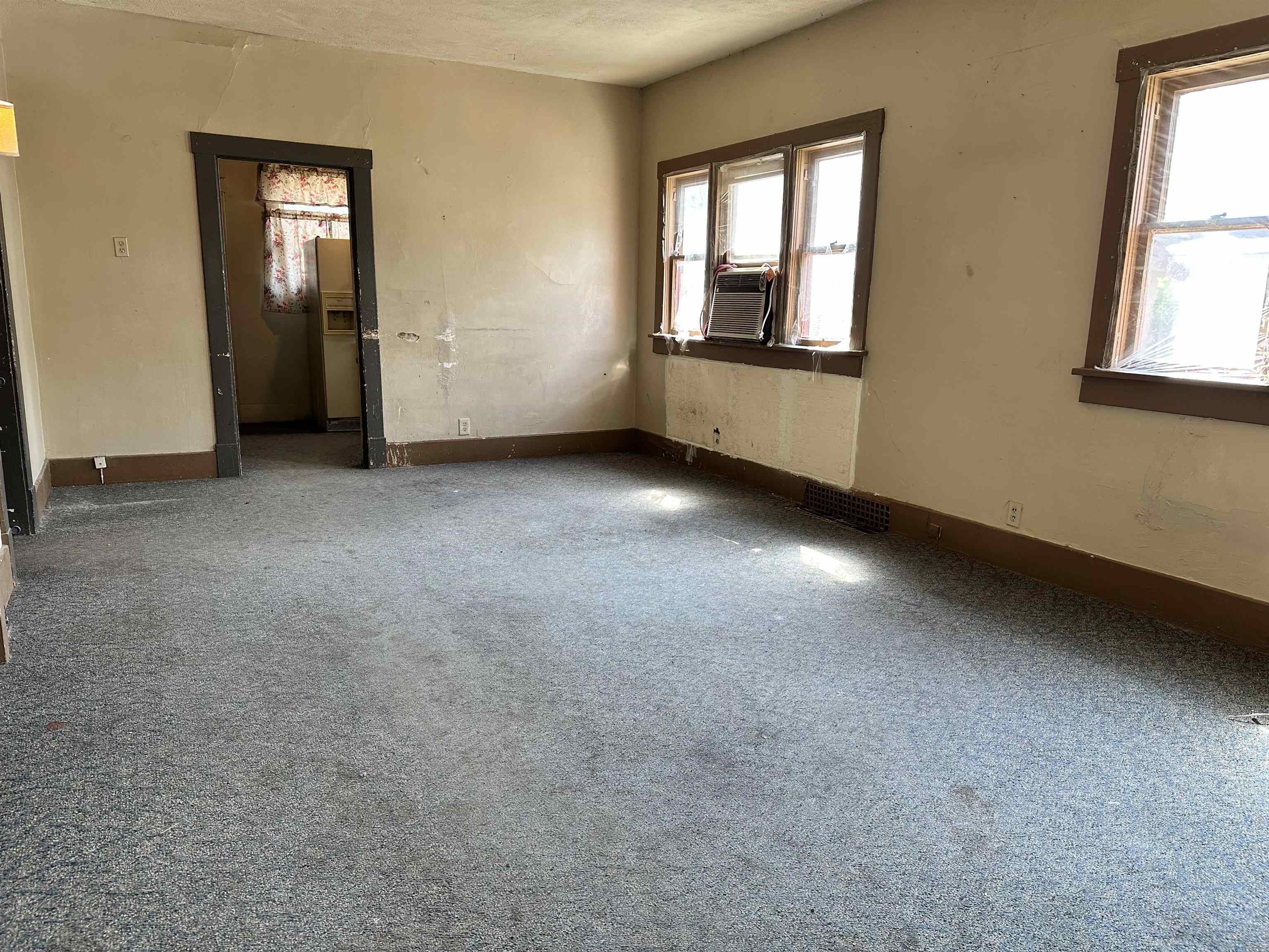 110 N College Ave, Salina, Kansas image 4