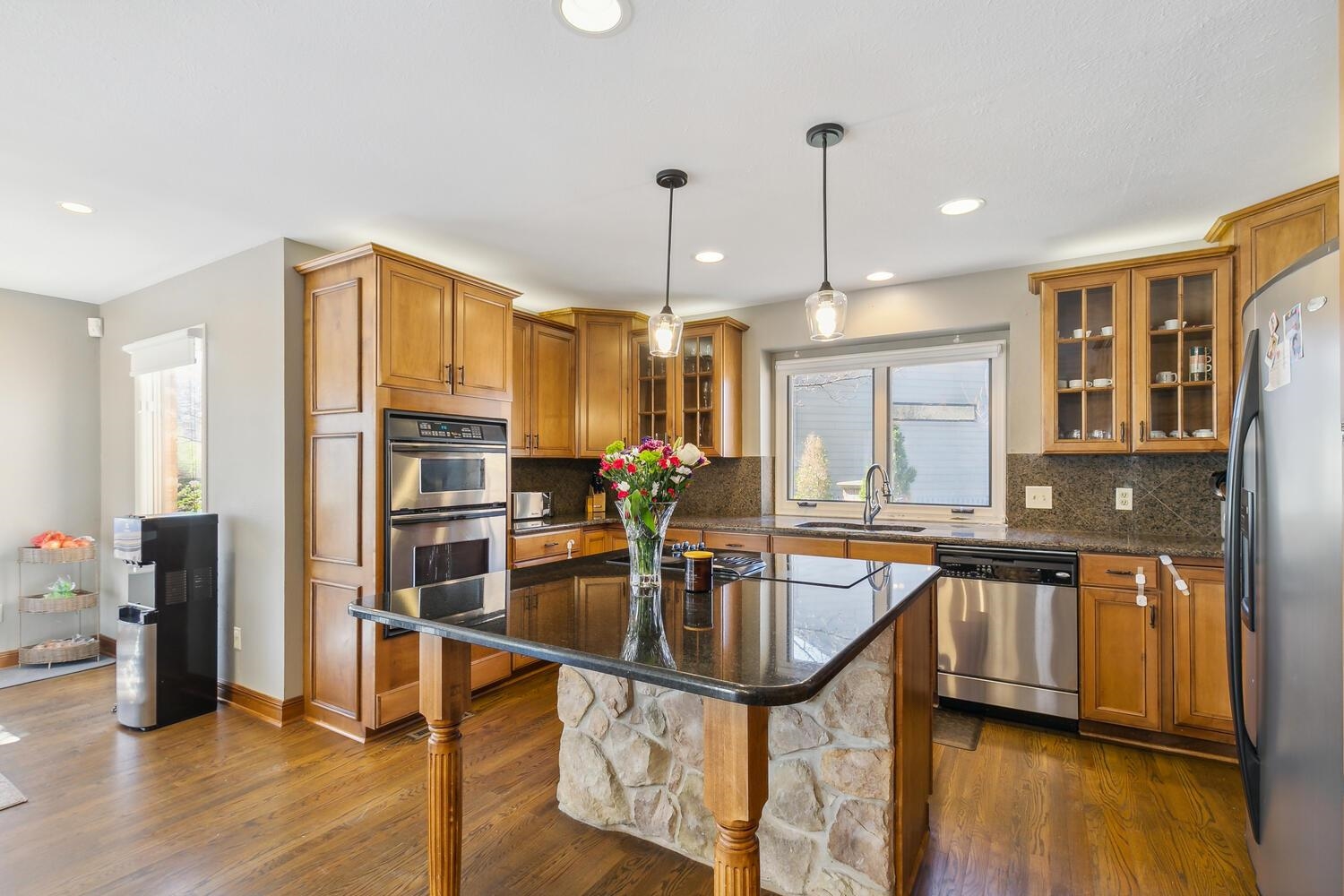 Wichita, Kansas 67226, United States, 5 Bedrooms Bedrooms, ,6 BathroomsBathrooms,Residential,Pending,62378