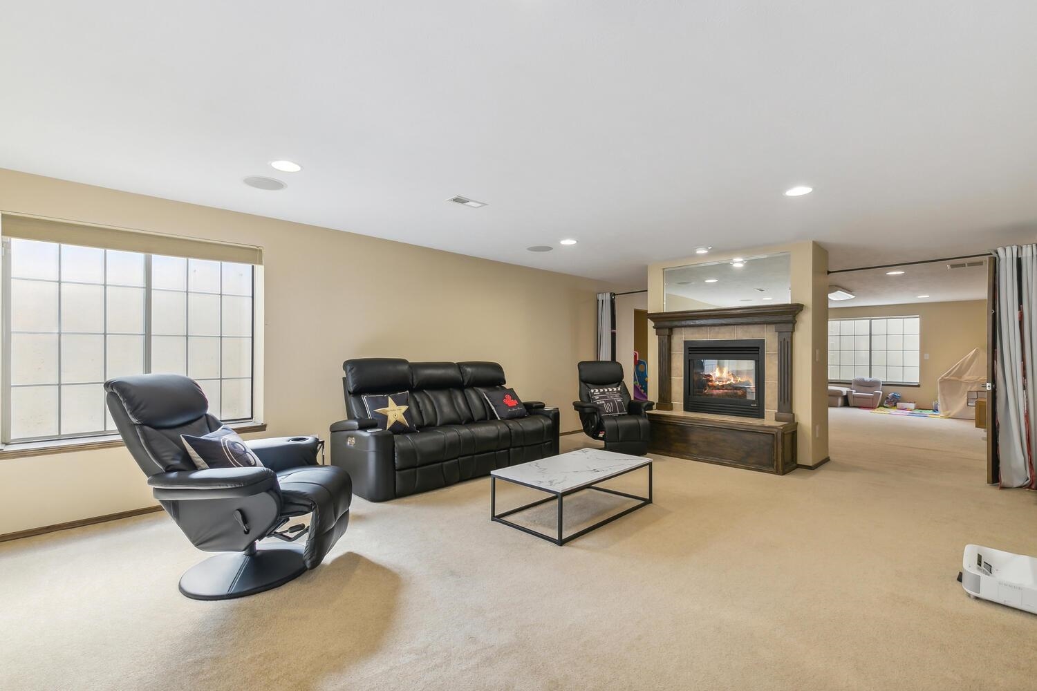 Wichita, Kansas 67226, United States, 5 Bedrooms Bedrooms, ,6 BathroomsBathrooms,Residential,Pending,62378