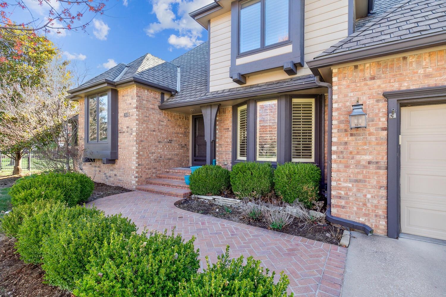 Wichita, Kansas 67226, United States, 5 Bedrooms Bedrooms, ,6 BathroomsBathrooms,Residential,Pending,62378