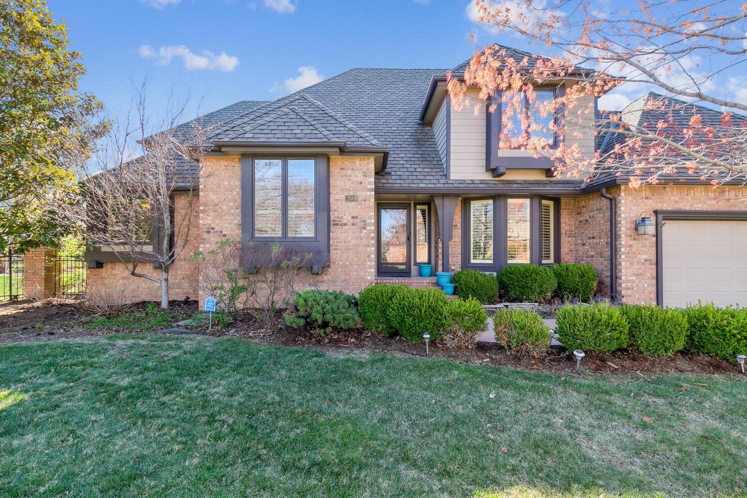 Wichita, Kansas 67226, United States, 5 Bedrooms Bedrooms, ,6 BathroomsBathrooms,Residential,Pending,62378