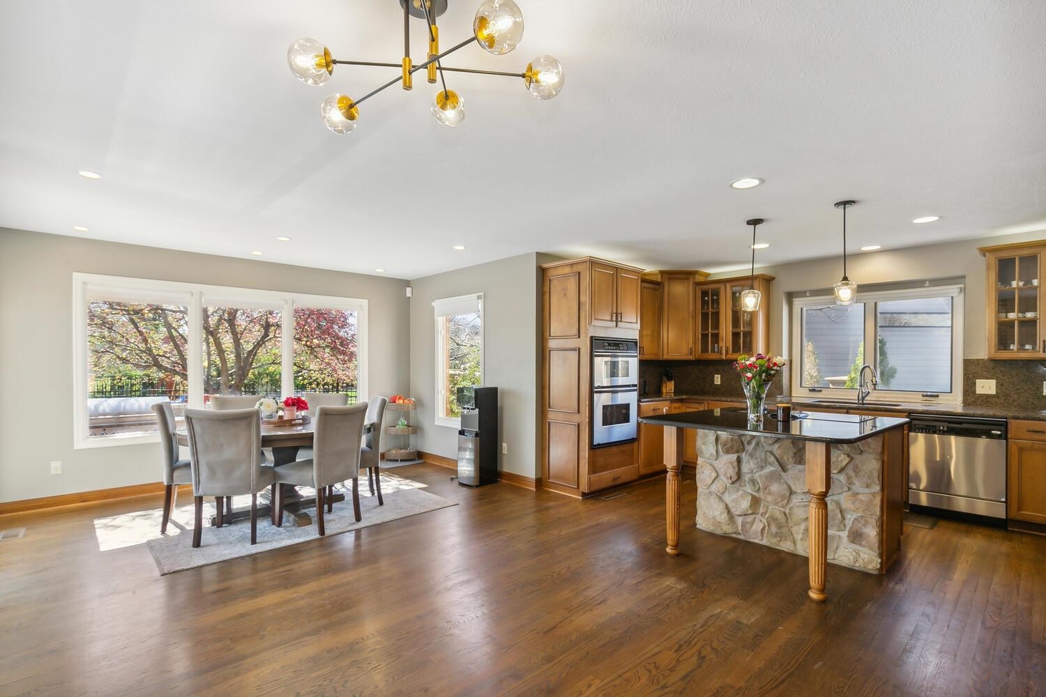 Wichita, Kansas 67226, United States, 5 Bedrooms Bedrooms, ,6 BathroomsBathrooms,Residential,Pending,62378