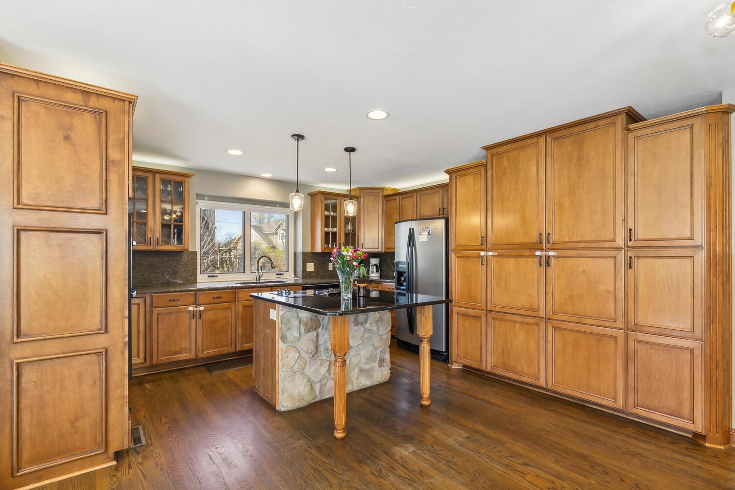 Wichita, Kansas 67226, United States, 5 Bedrooms Bedrooms, ,6 BathroomsBathrooms,Residential,Pending,62378